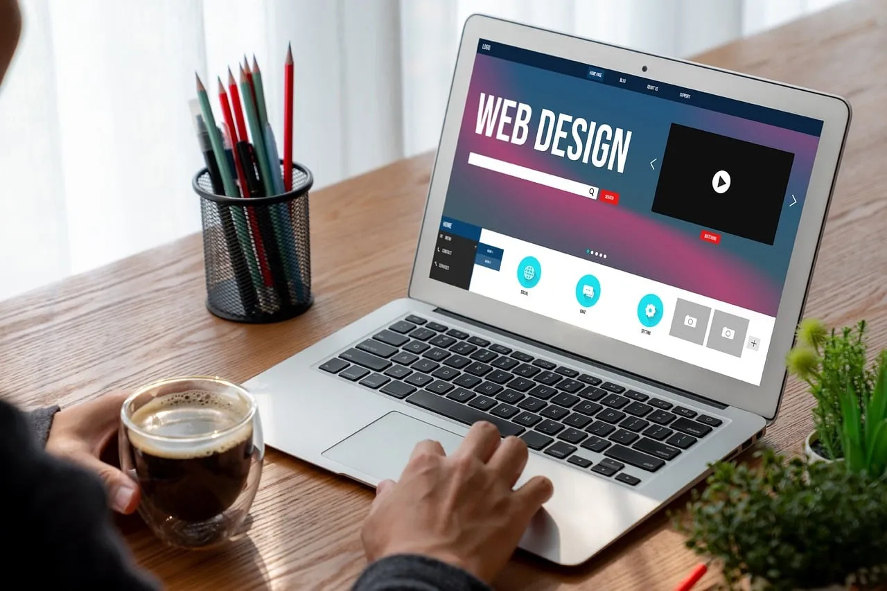 Site Web Satellite : Stratégie Clé pour le Marketing Digital et le SEO